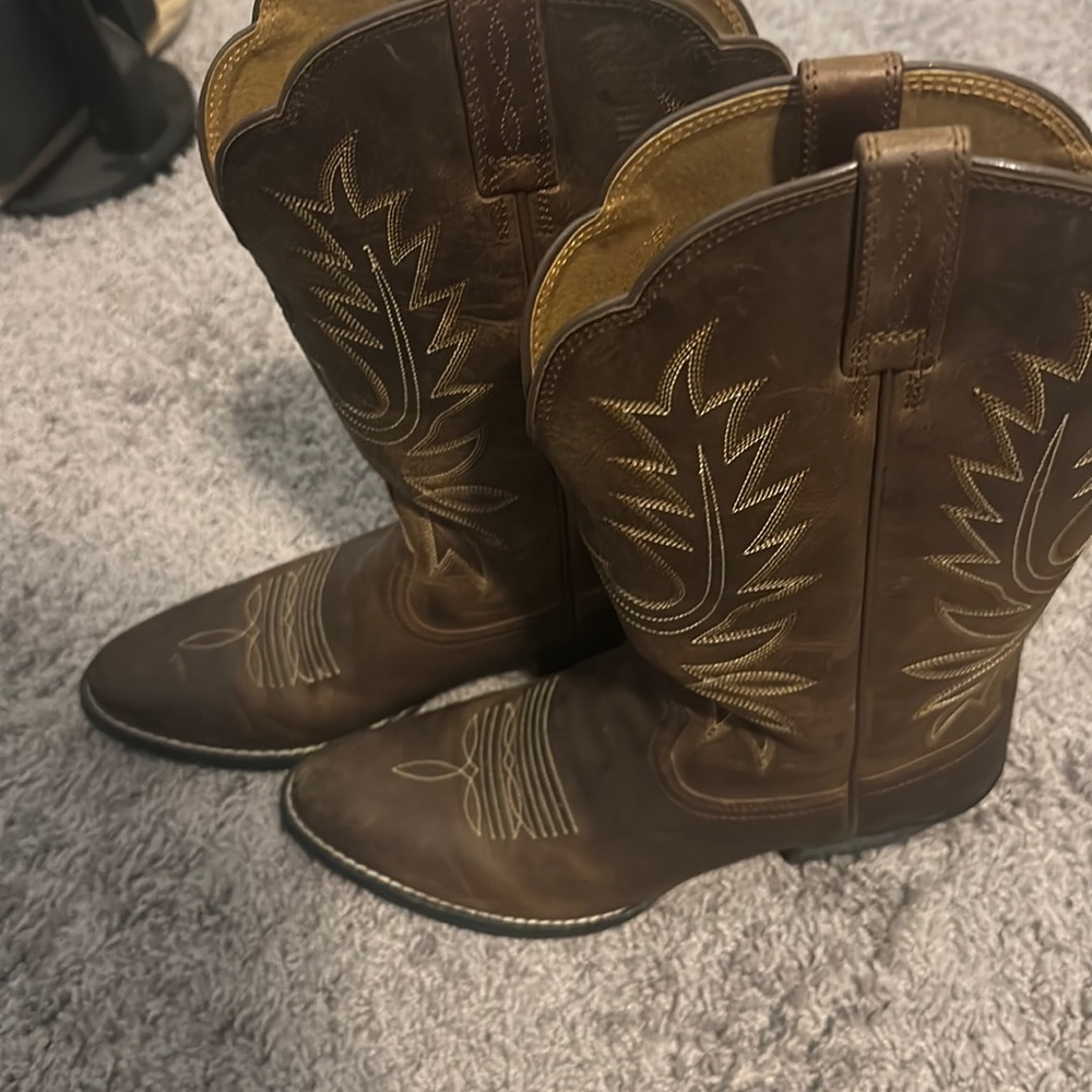 Women’s ariat boots great condition size seven and a half